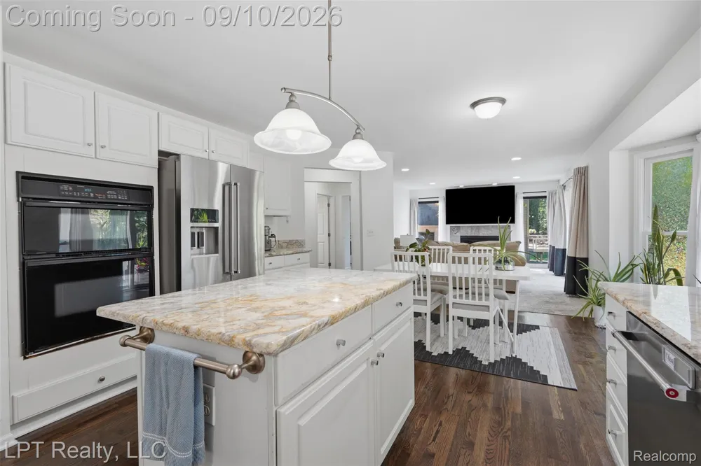 1419 Woodbridge Lane Wixom City, MI 48393