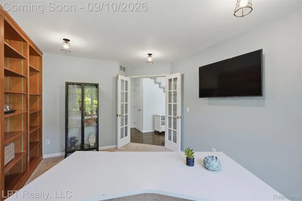 1419 Woodbridge Lane Wixom City, MI 48393
