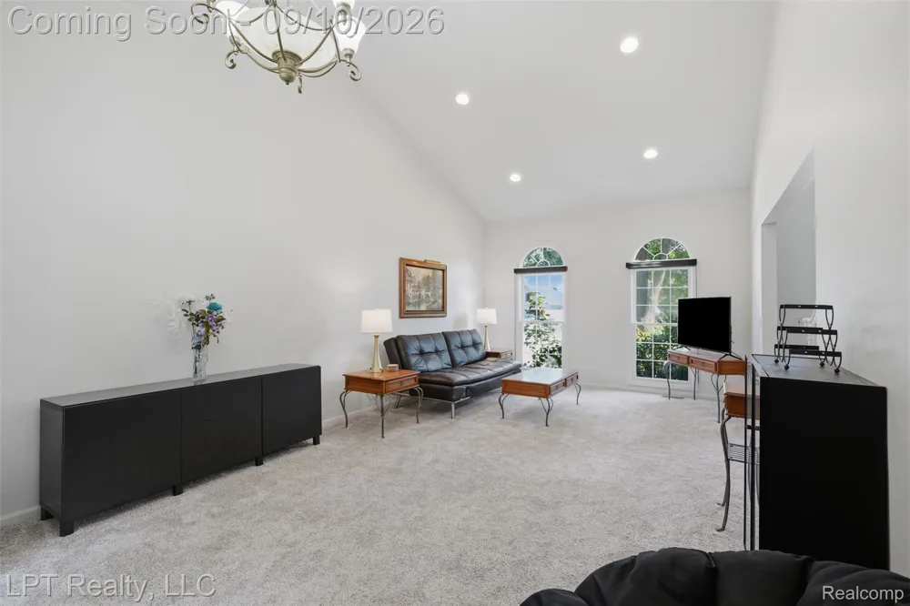 1419 Woodbridge Lane Wixom City, MI 48393