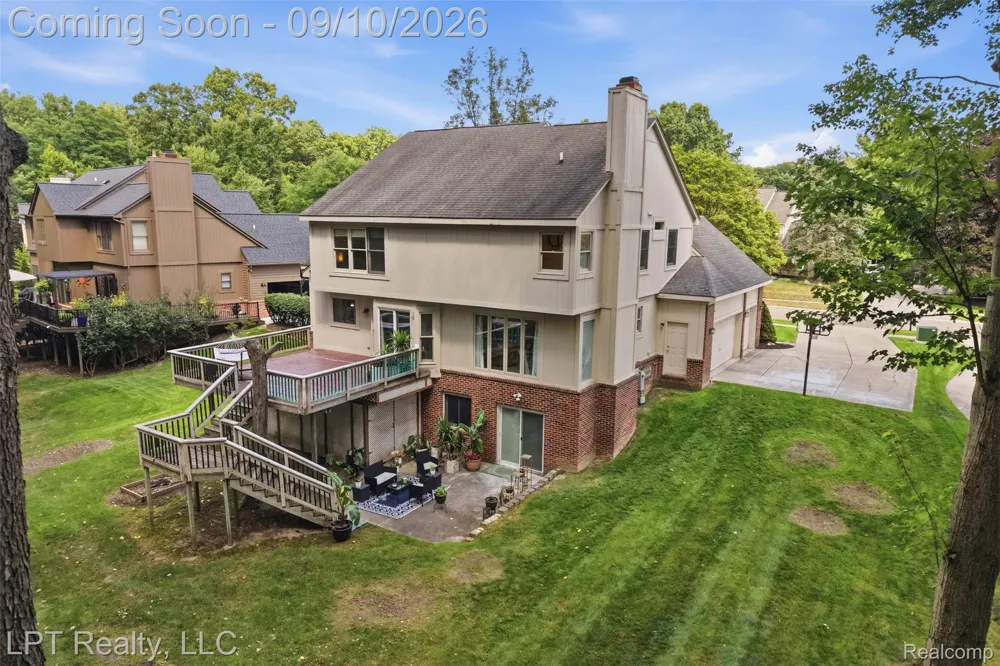 1419 Woodbridge Lane Wixom City, MI 48393