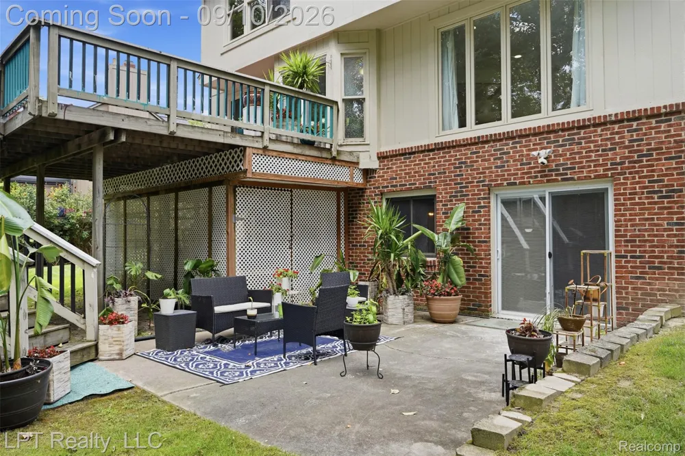 1419 Woodbridge Lane Wixom City, MI 48393