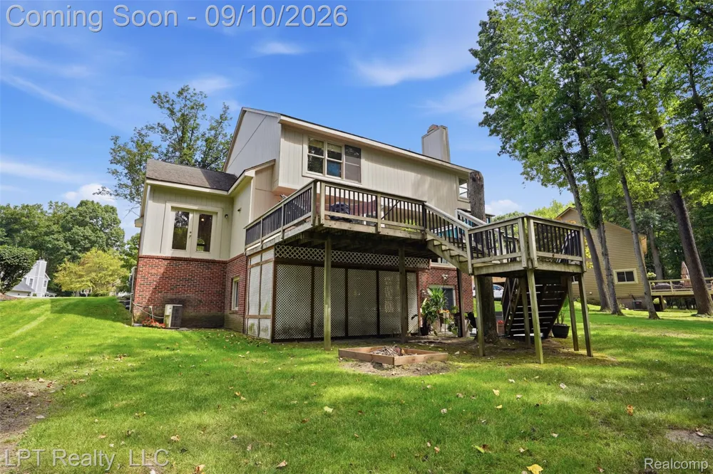1419 Woodbridge Lane Wixom City, MI 48393