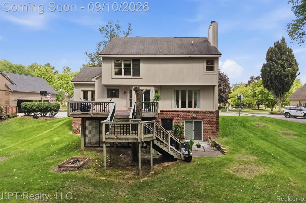 1419 Woodbridge Lane Wixom City, MI 48393