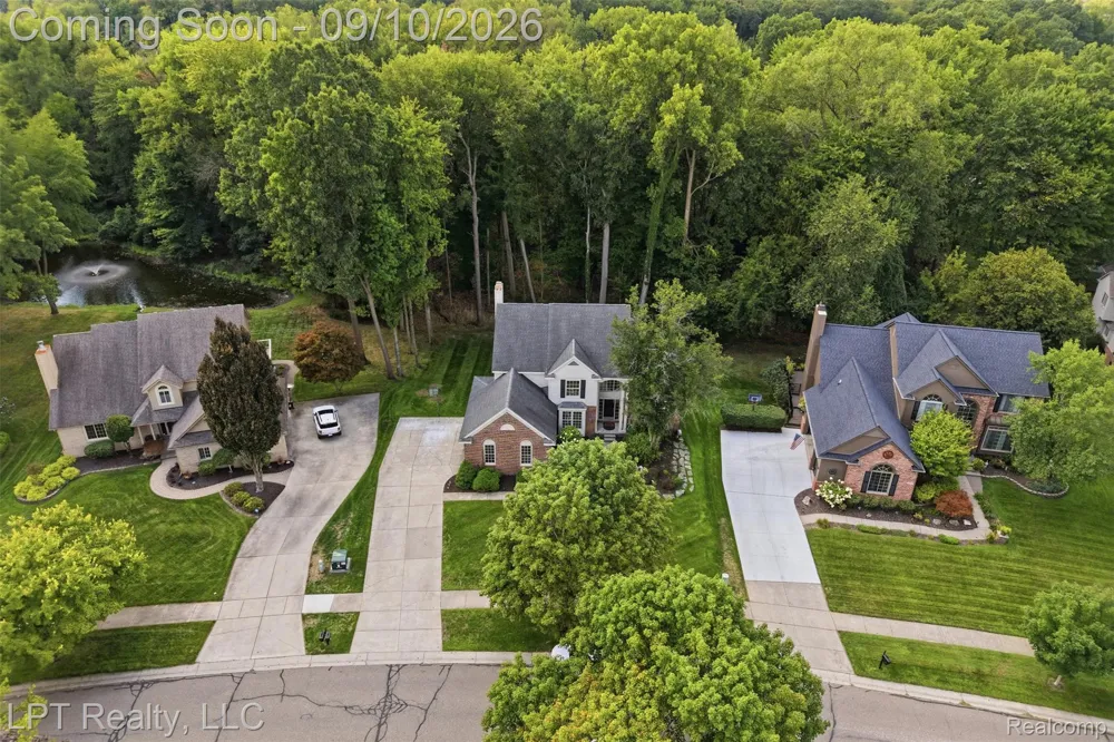 1419 Woodbridge Lane Wixom City, MI 48393