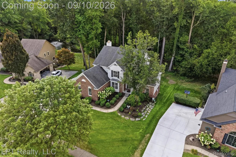 1419 Woodbridge Lane Wixom City, MI 48393