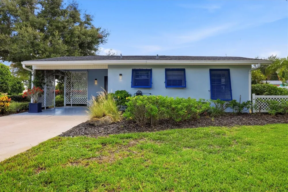213 FIRENZE AVENUE W Venice, FL 34285