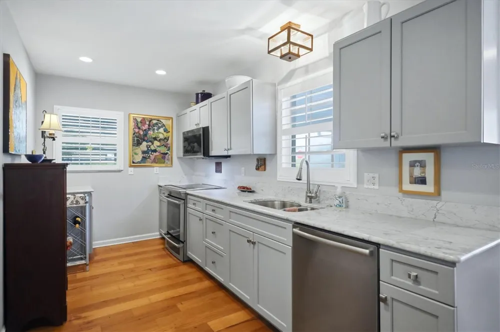 213 FIRENZE AVENUE W Venice, FL 34285