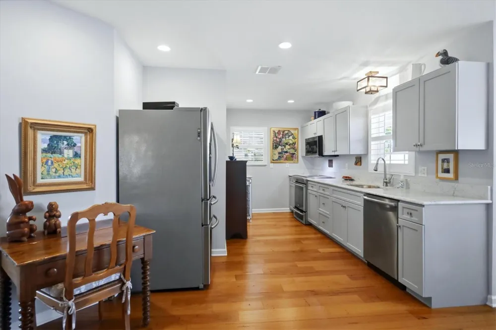213 FIRENZE AVENUE W Venice, FL 34285