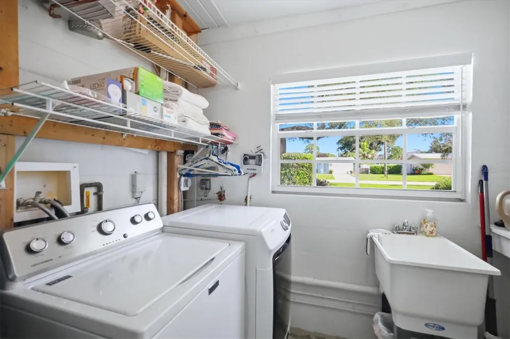 213 FIRENZE AVENUE W Venice, FL 34285
