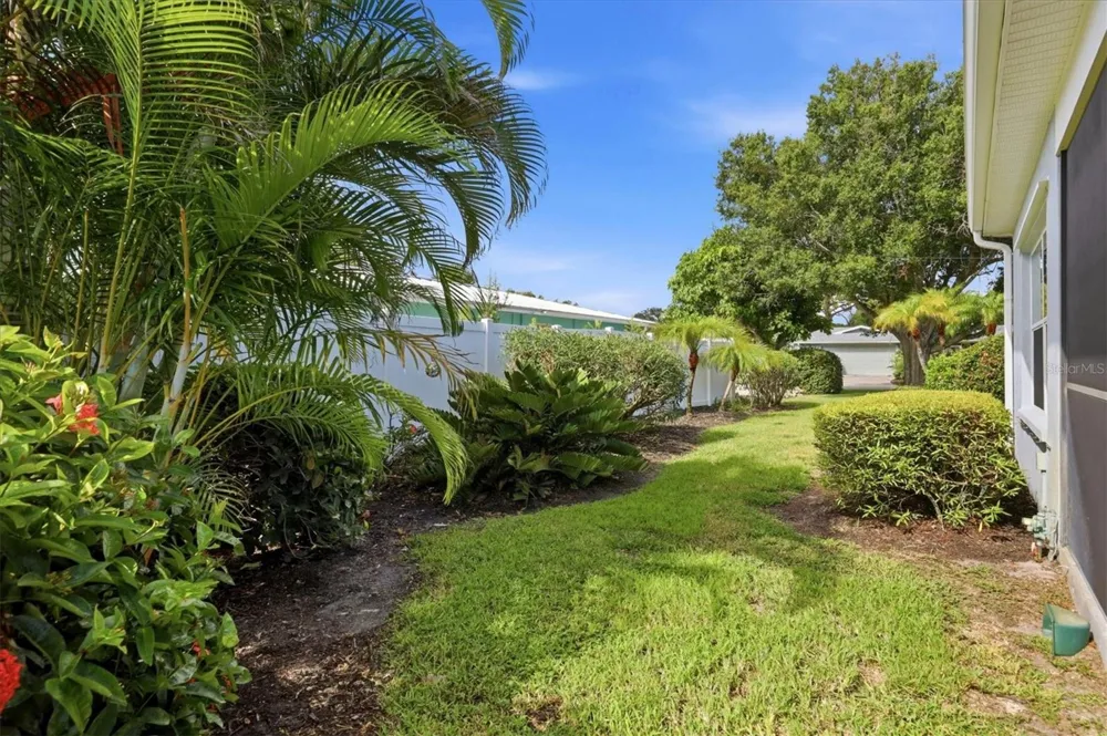213 FIRENZE AVENUE W Venice, FL 34285