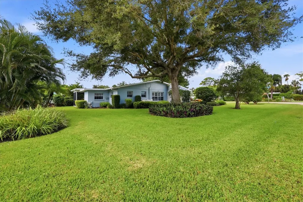 213 FIRENZE AVENUE W Venice, FL 34285