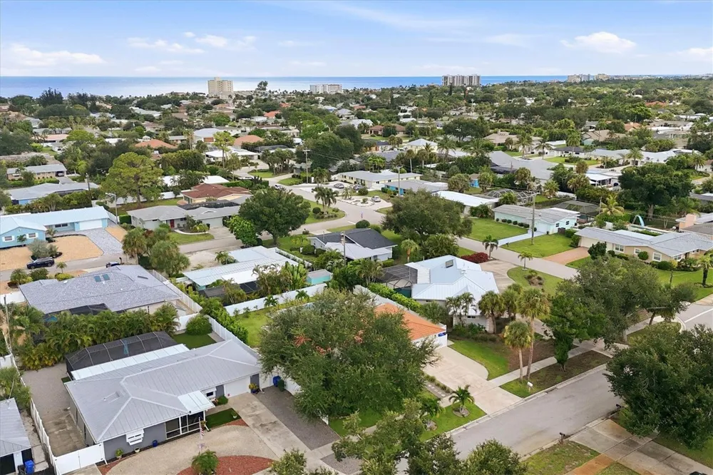 213 FIRENZE AVENUE W Venice, FL 34285