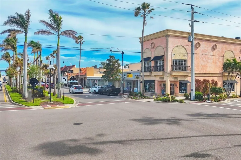213 FIRENZE AVENUE W Venice, FL 34285