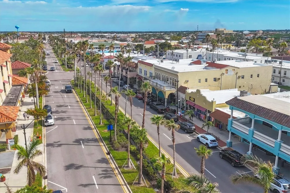 213 FIRENZE AVENUE W Venice, FL 34285