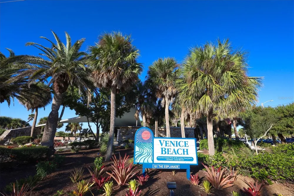 213 FIRENZE AVENUE W Venice, FL 34285