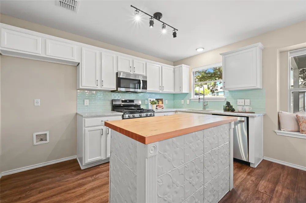 11608 Paul E Anderson Drive Austin, TX 78748