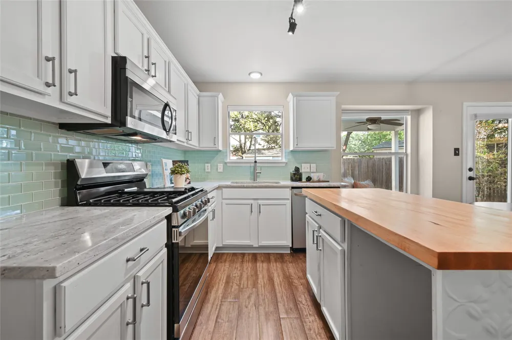 11608 Paul E Anderson Drive Austin, TX 78748