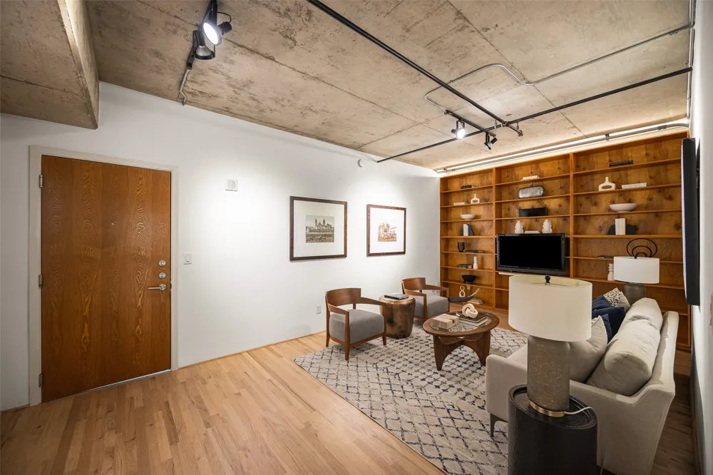 2011 Cedar Springs #305 Dallas, TX 75201