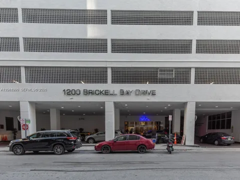 1200 Brickell Bay Dr #3210