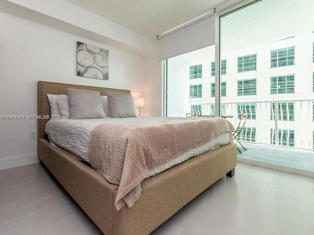 1200 Brickell Bay Dr #3210 Miami, FL 33131