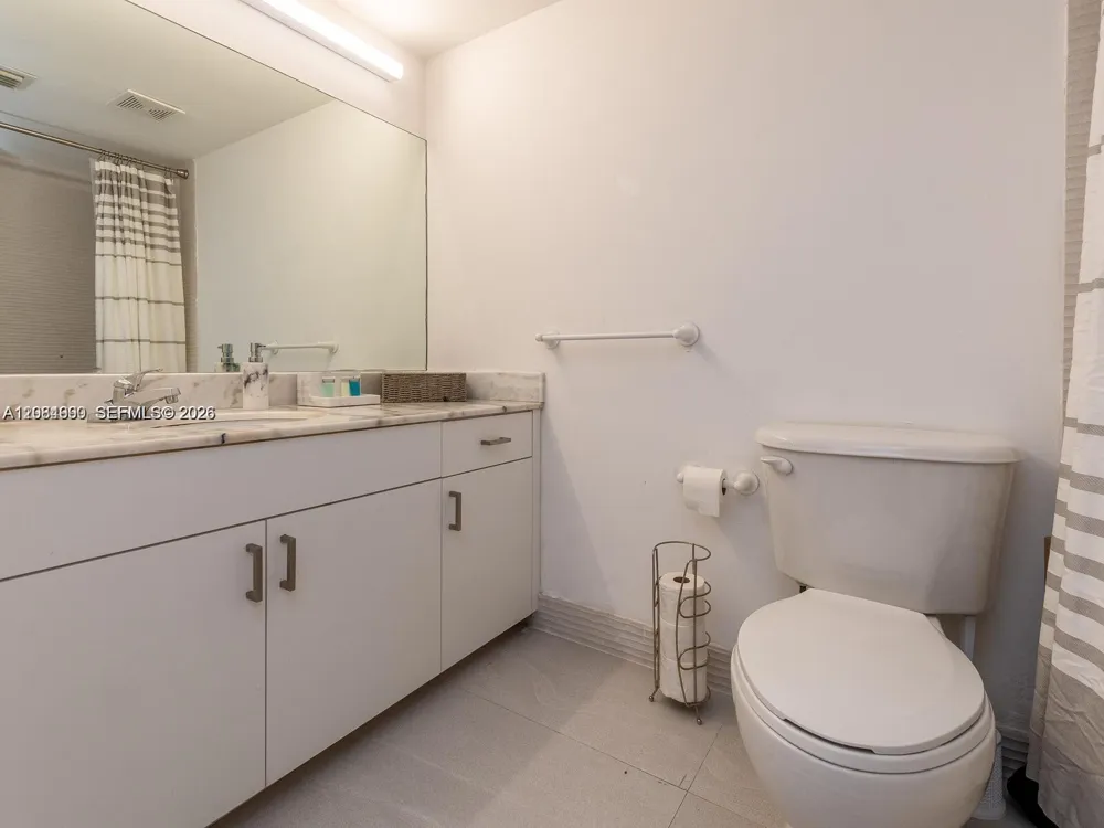 1200 Brickell Bay Dr #3210 Miami, FL 33131