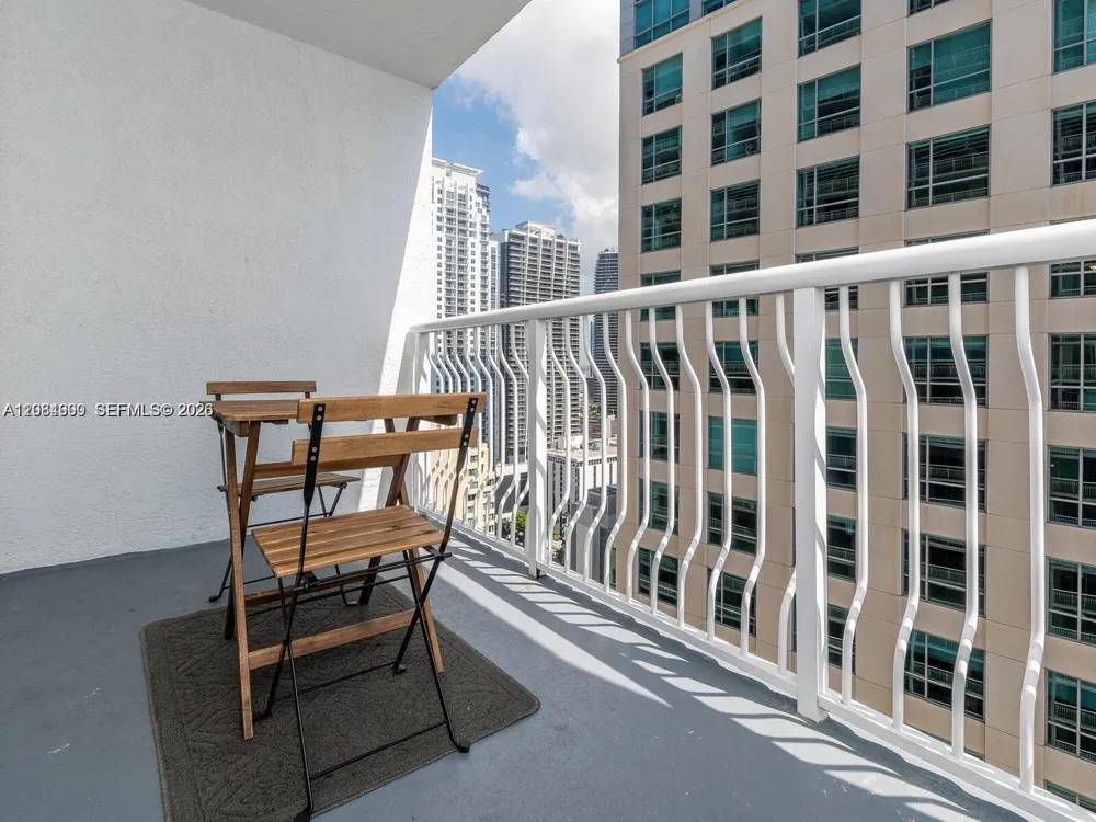 1200 Brickell Bay Dr #3210 Miami, FL 33131