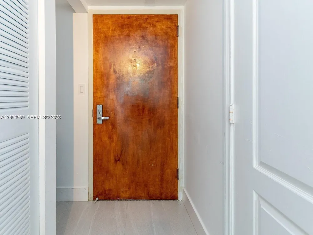 1200 Brickell Bay Dr #3210 Miami, FL 33131