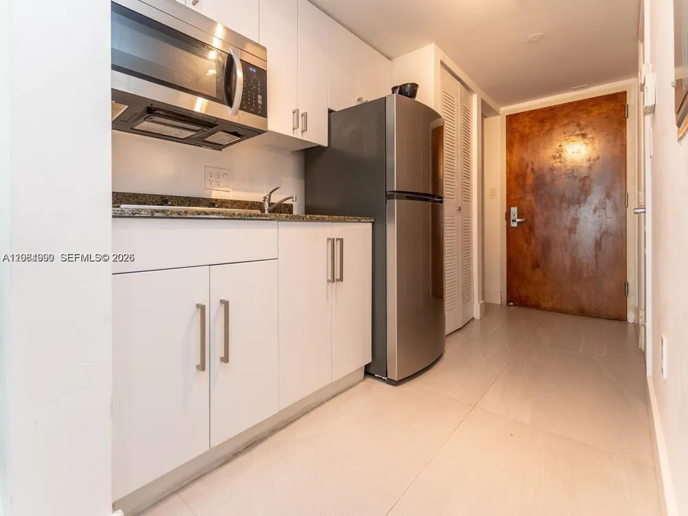 1200 Brickell Bay Dr #3210 Miami, FL 33131