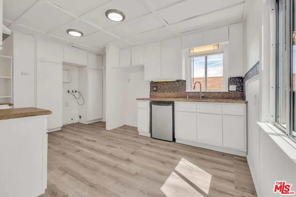 2757 S Mansfield Avenue Los Angeles, CA 90016