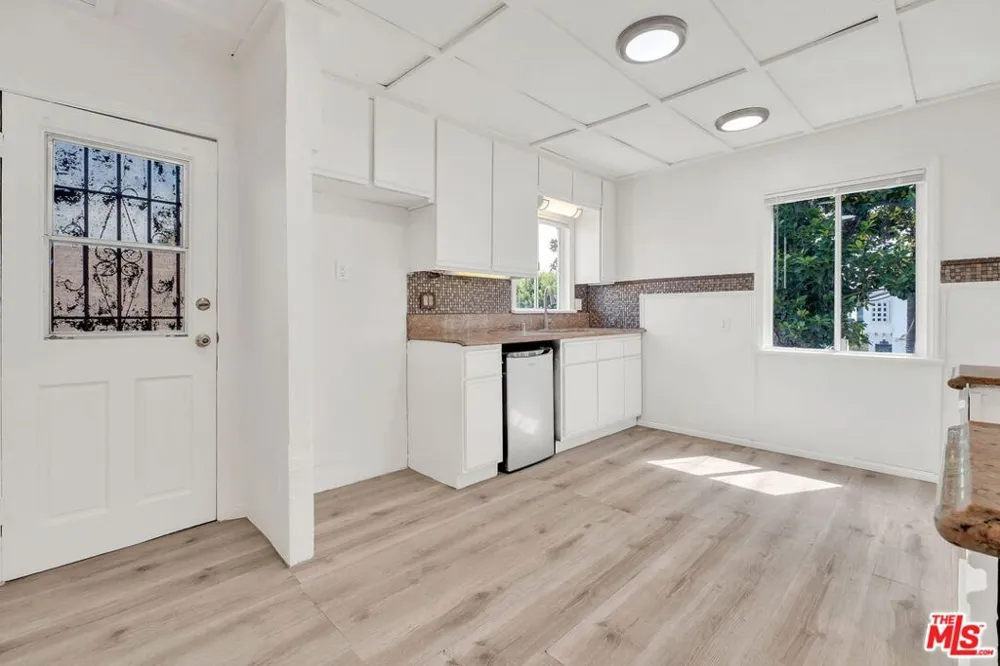 2757 S Mansfield Avenue Los Angeles, CA 90016