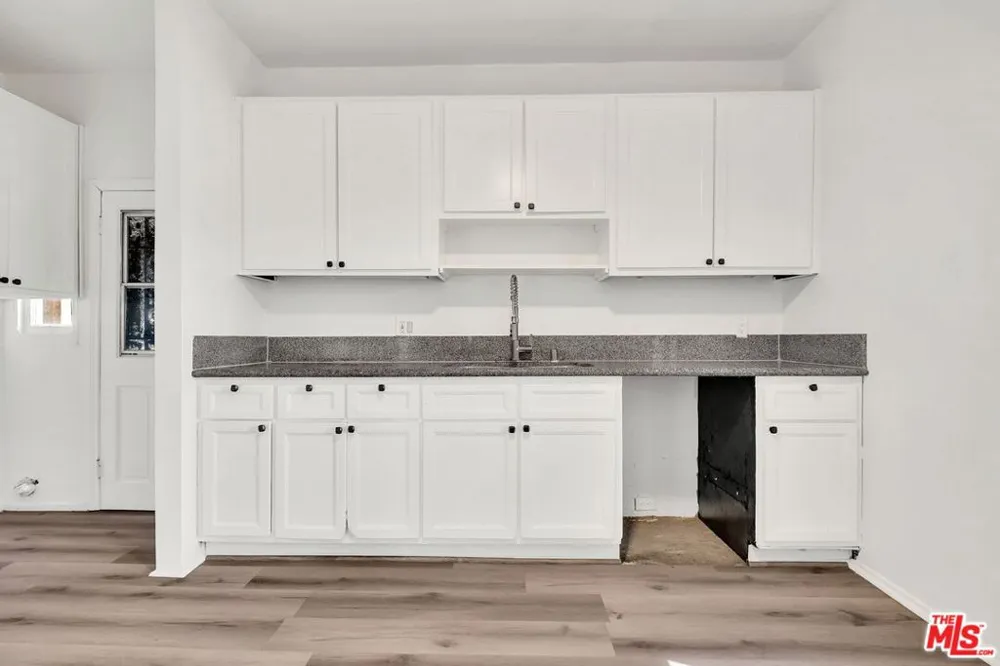 2757 S Mansfield Avenue Los Angeles, CA 90016