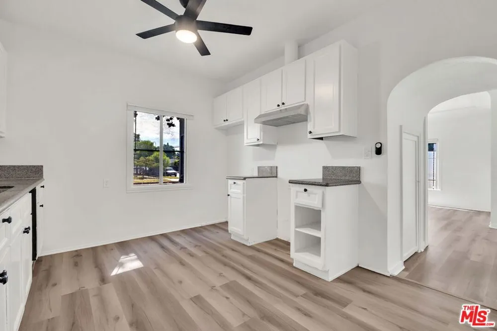 2757 S Mansfield Avenue Los Angeles, CA 90016