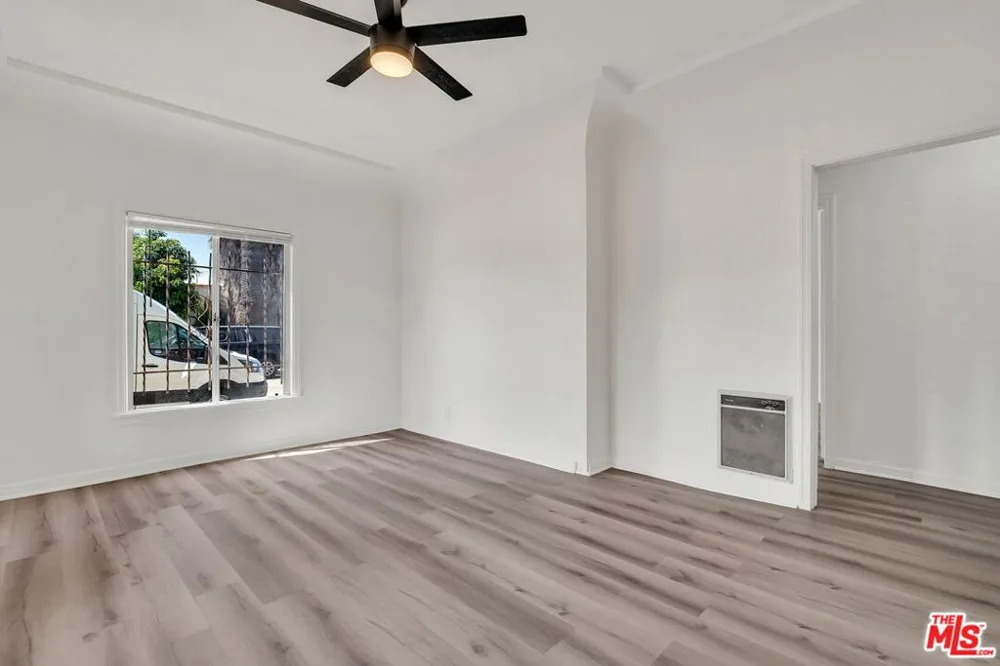 2757 S Mansfield Avenue Los Angeles, CA 90016