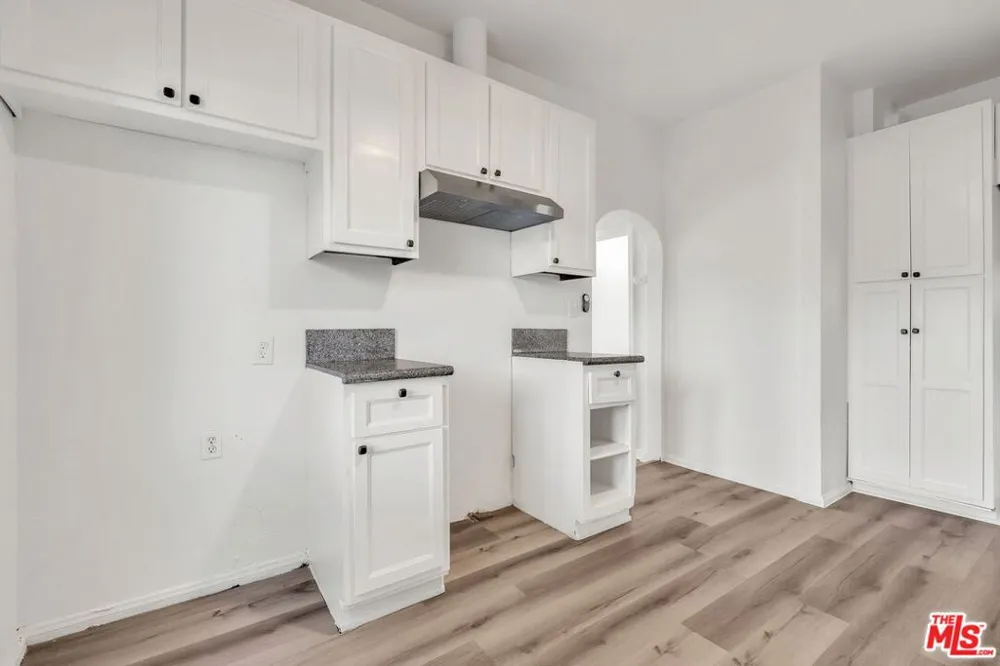 2757 S Mansfield Avenue Los Angeles, CA 90016