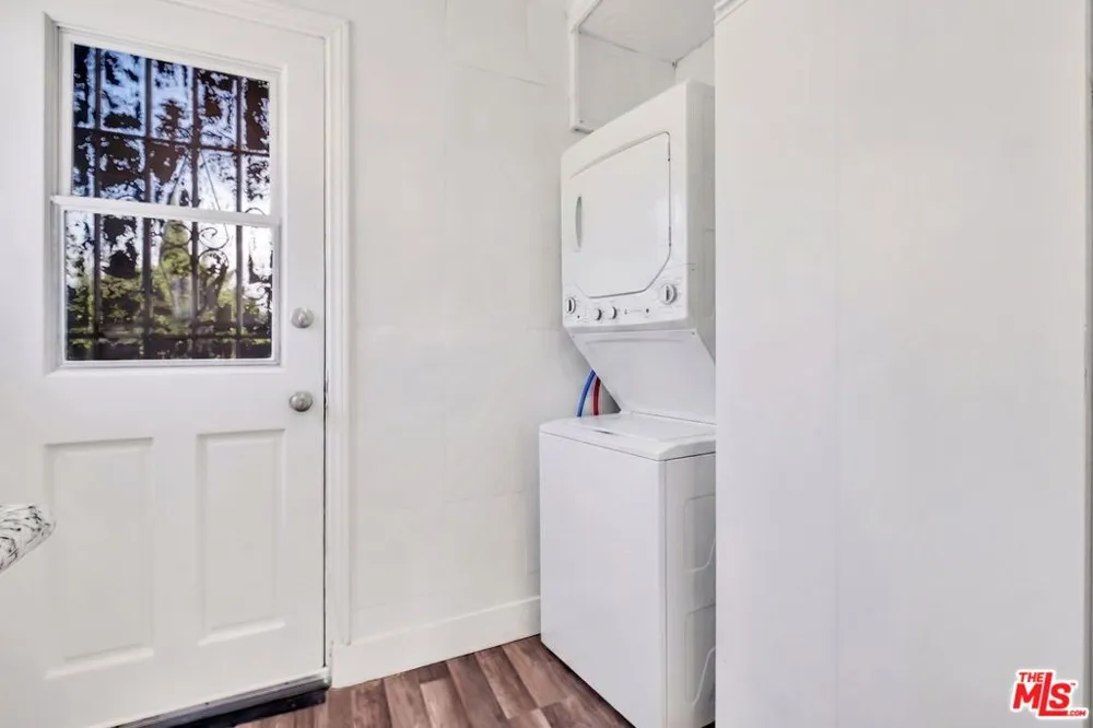 2757 S Mansfield Avenue Los Angeles, CA 90016