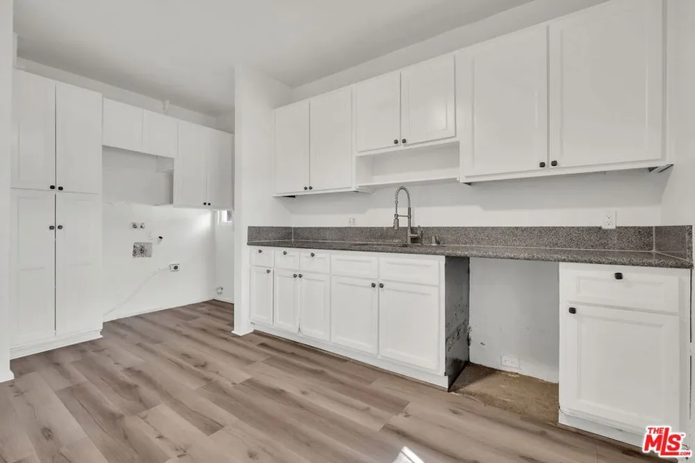 2757 S Mansfield Avenue Los Angeles, CA 90016