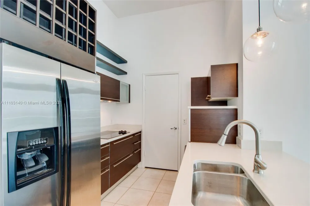 1900 Bayshore Drive #912 Miami, FL 33132