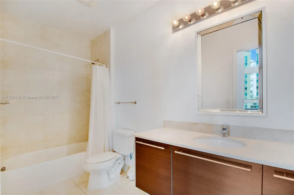 1900 Bayshore Drive #912 Miami, FL 33132