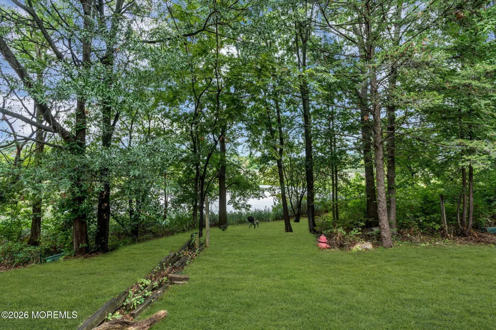 9 Gull Way Keyport, NJ 07735