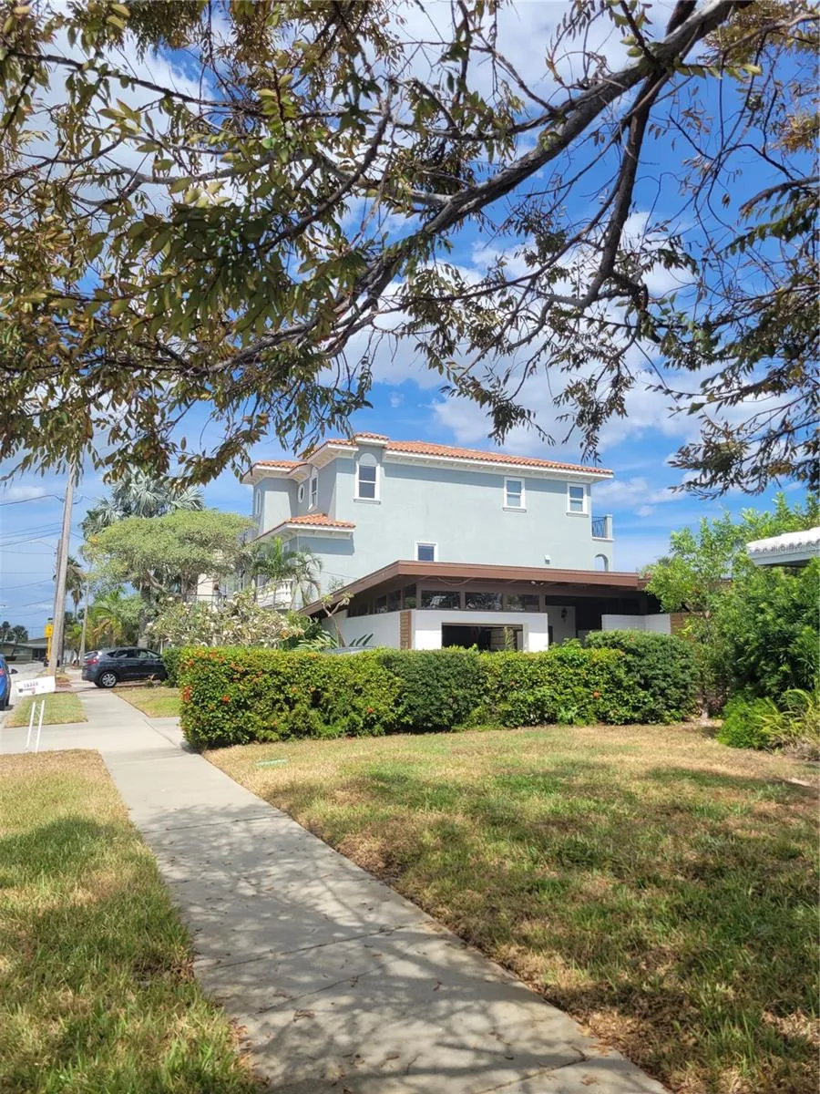 15318 HARBOR DRIVE Madeira Beach, FL 33708