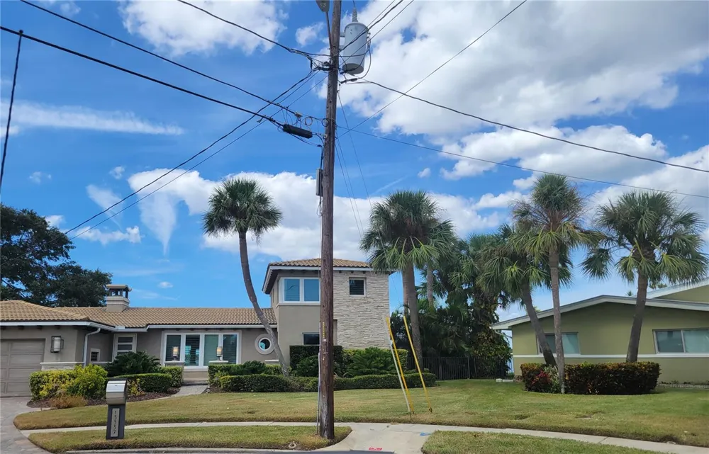 15318 HARBOR DRIVE Madeira Beach, FL 33708
