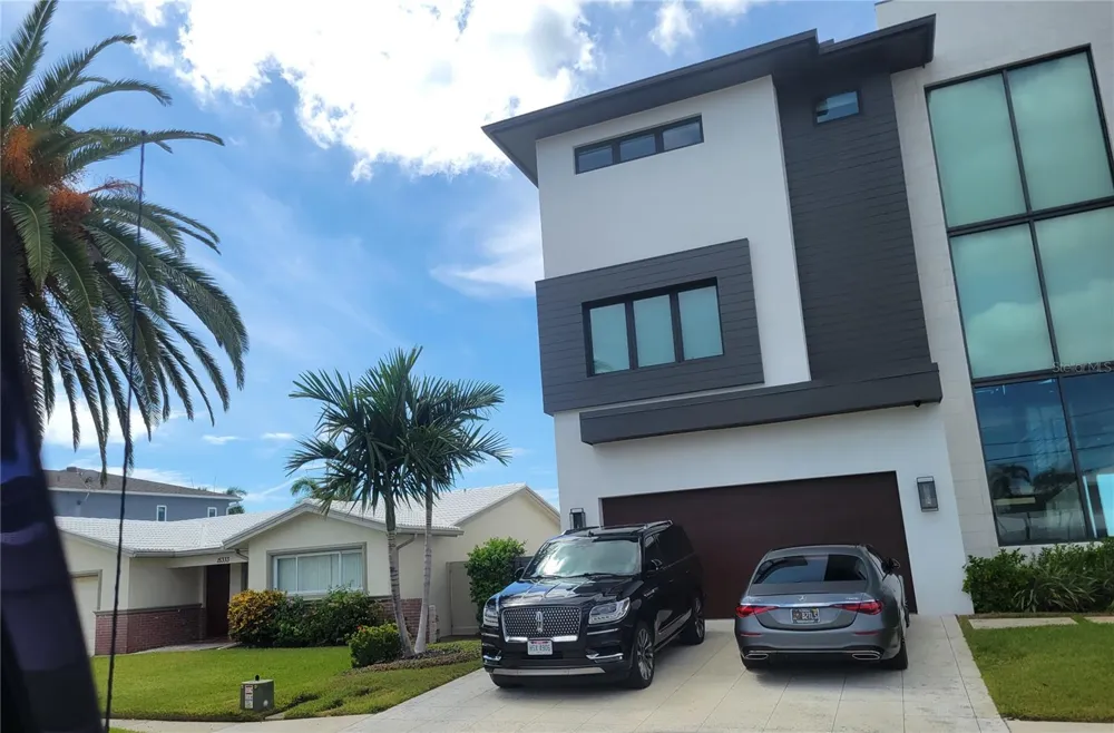 15318 HARBOR DRIVE Madeira Beach, FL 33708