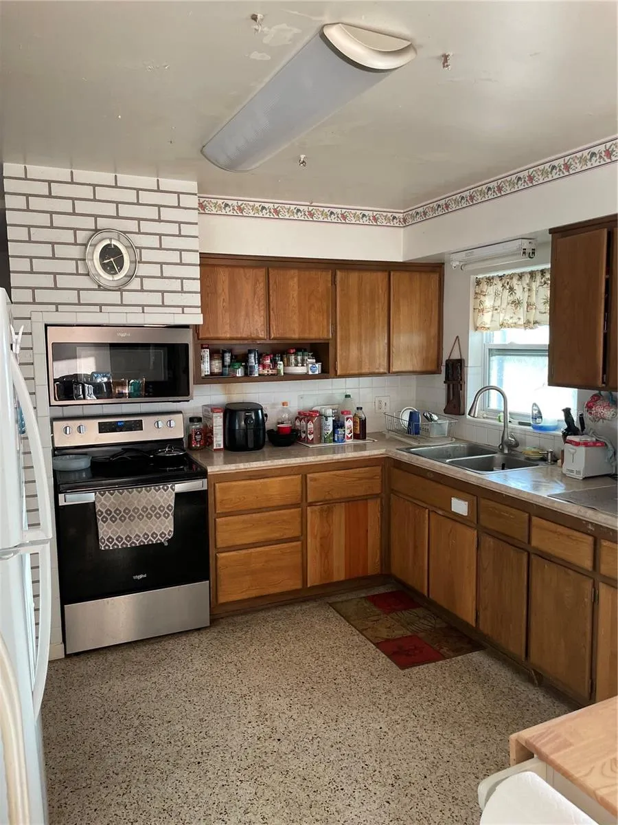 15318 HARBOR DRIVE Madeira Beach, FL 33708