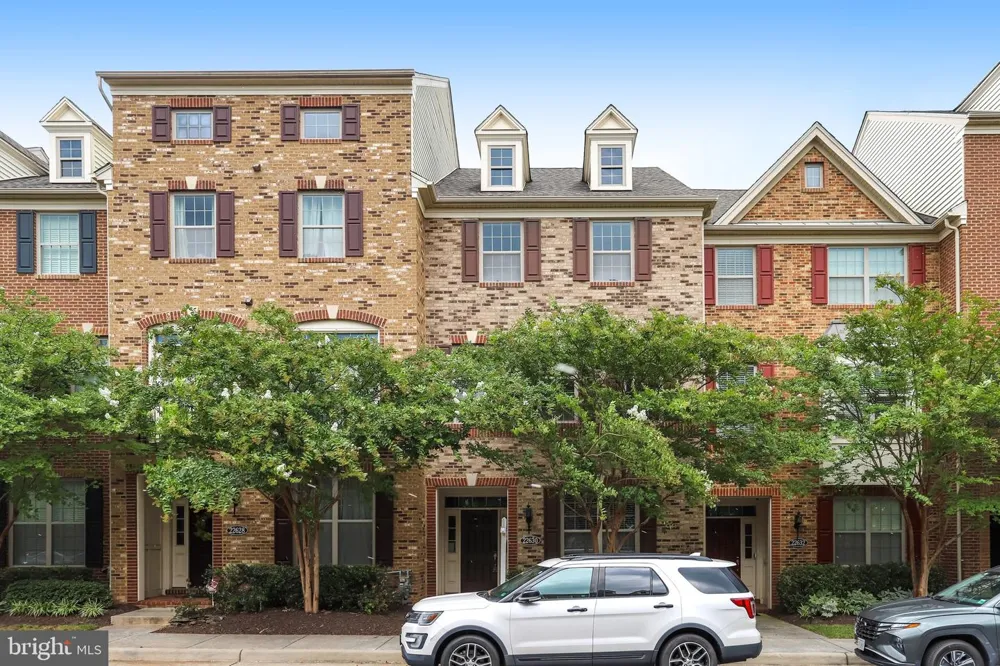 22630 CAMBRIDGEPORT SQUARE Ashburn, VA 20148
