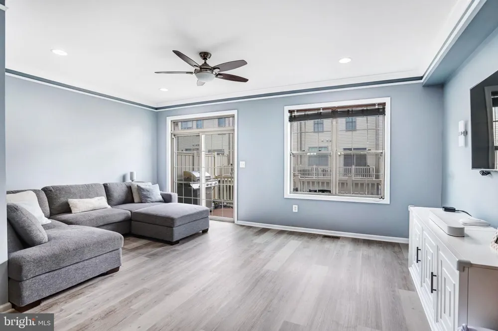 22630 CAMBRIDGEPORT SQUARE Ashburn, VA 20148