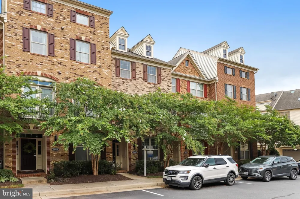 22630 CAMBRIDGEPORT SQUARE Ashburn, VA 20148