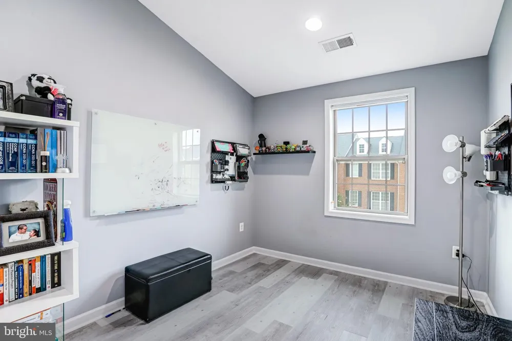 22630 CAMBRIDGEPORT SQUARE Ashburn, VA 20148