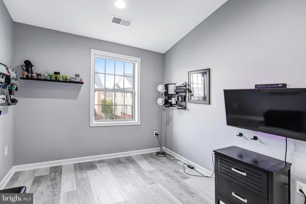 22630 CAMBRIDGEPORT SQUARE Ashburn, VA 20148