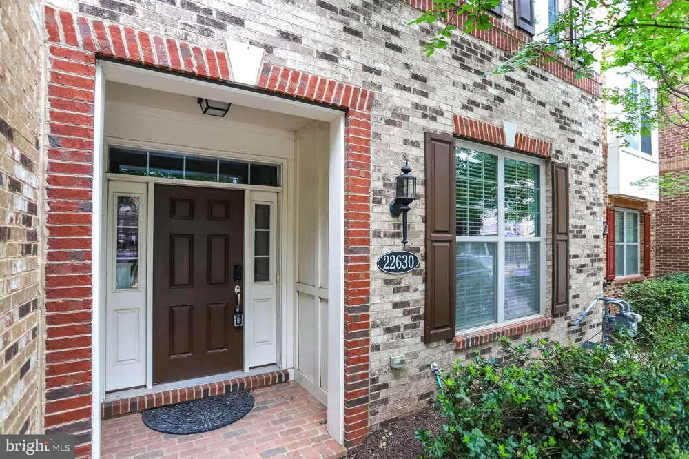 22630 CAMBRIDGEPORT SQUARE Ashburn, VA 20148