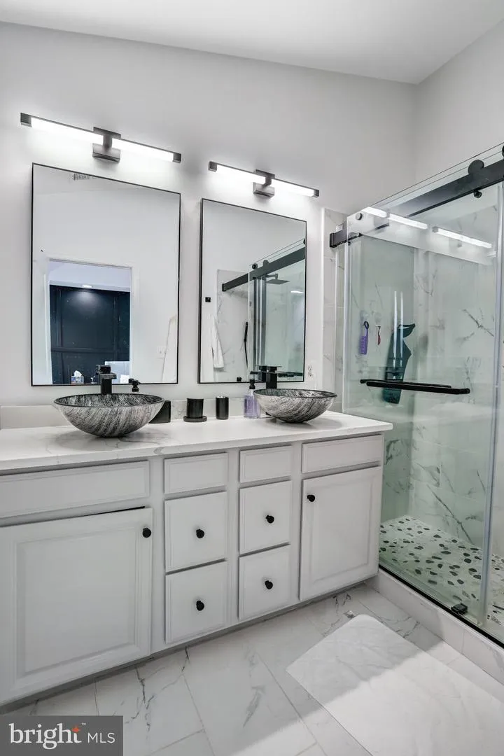 22630 CAMBRIDGEPORT SQUARE Ashburn, VA 20148